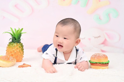 汝州宝宝在妈妈肚子里